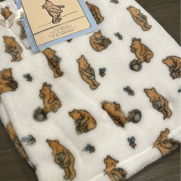 Winnie the Pooh Baby Blanket - Picture 2 of 6